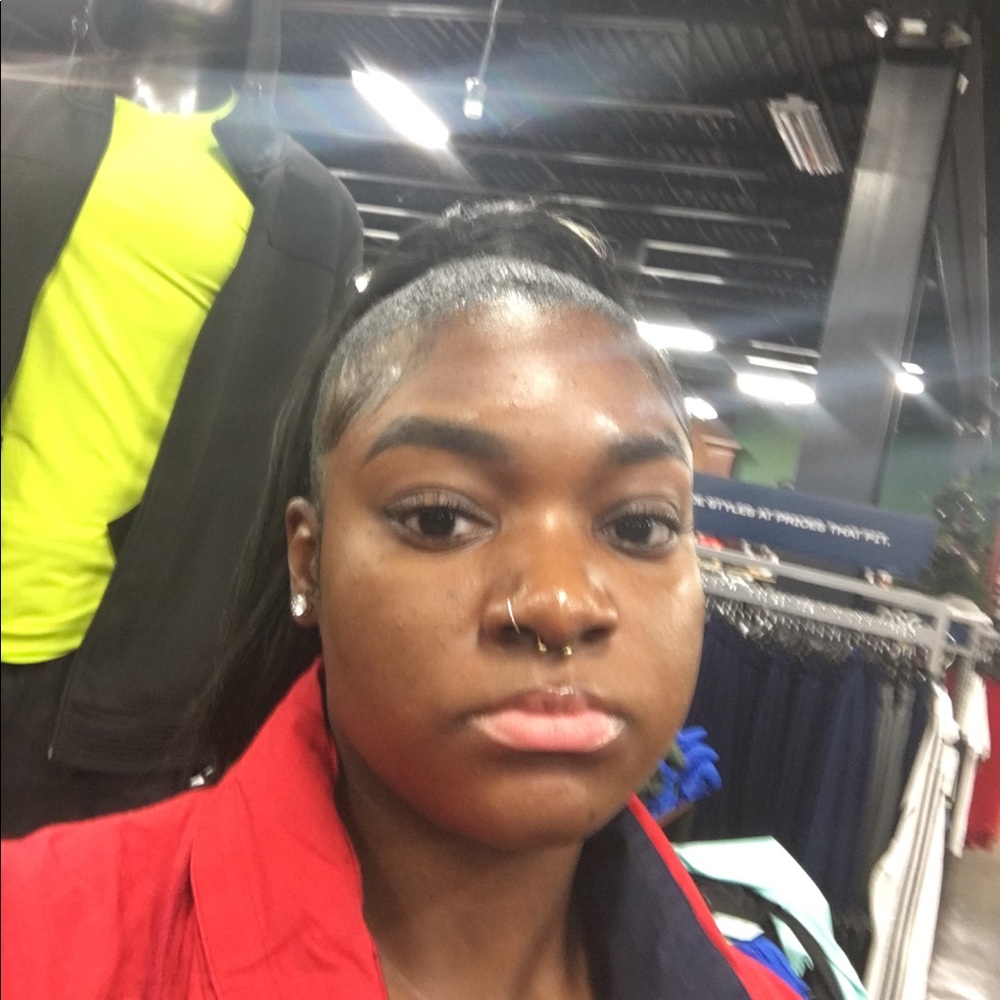Meet your Posher, Kadence